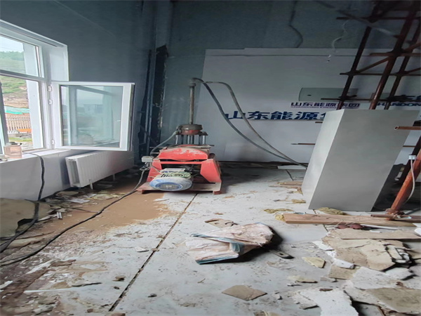 回民地基基础下沉墙体裂缝加固注浆顶升施工